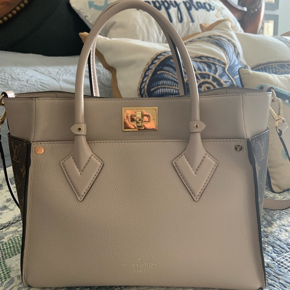 Louis Vuitton On My Side MM Greige M58485